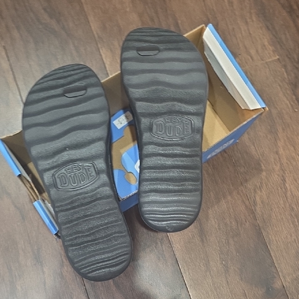 Hey Dude Christi Flip Classic Sandals - Picture 6 of 8